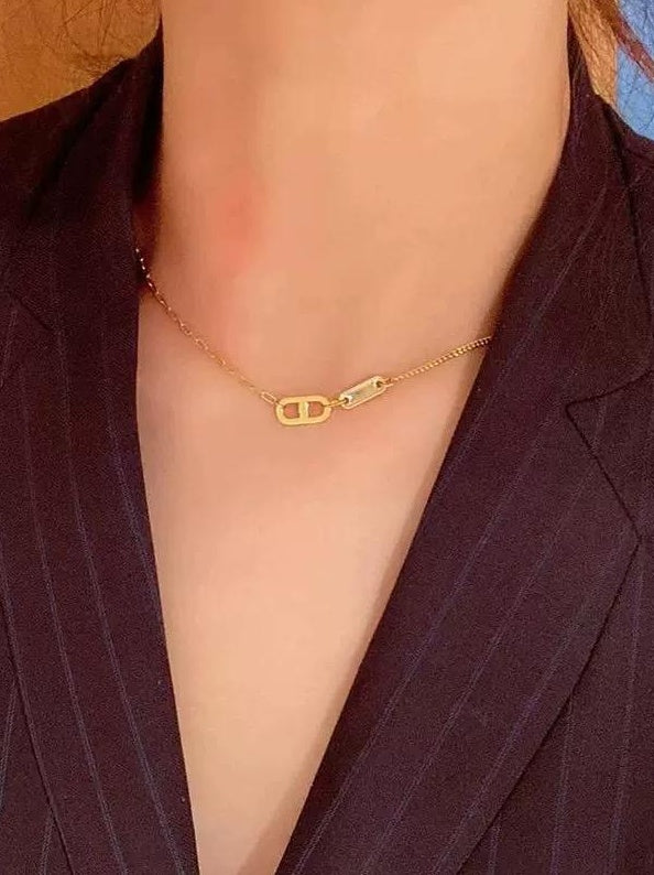 GOLD PENDANT LINK NECKLACE