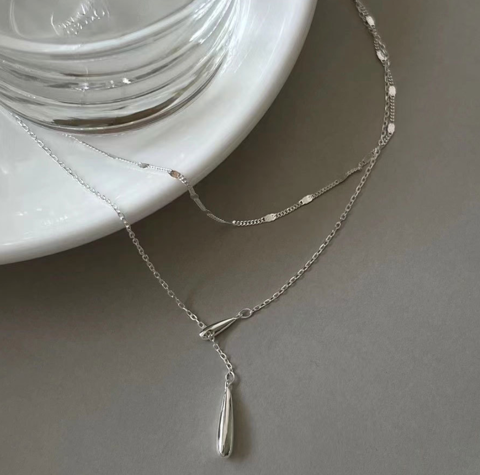 SILVER TEAR MOTIF NECKLACE