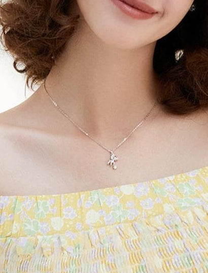 STAR-CATCHING BEAR NECKLACE