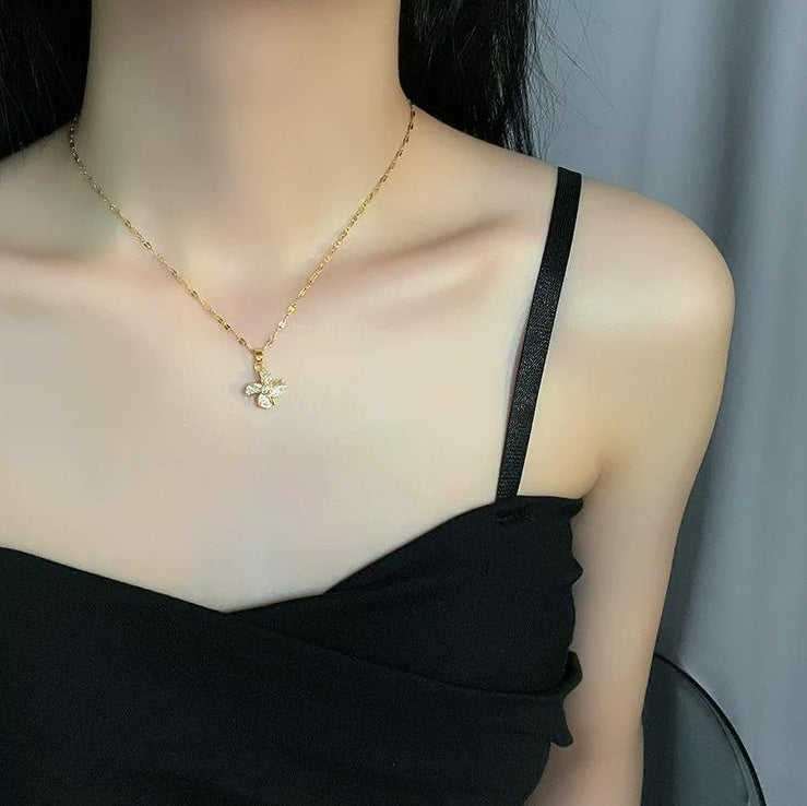 WINDMILL COLLARBONE NECKLACE