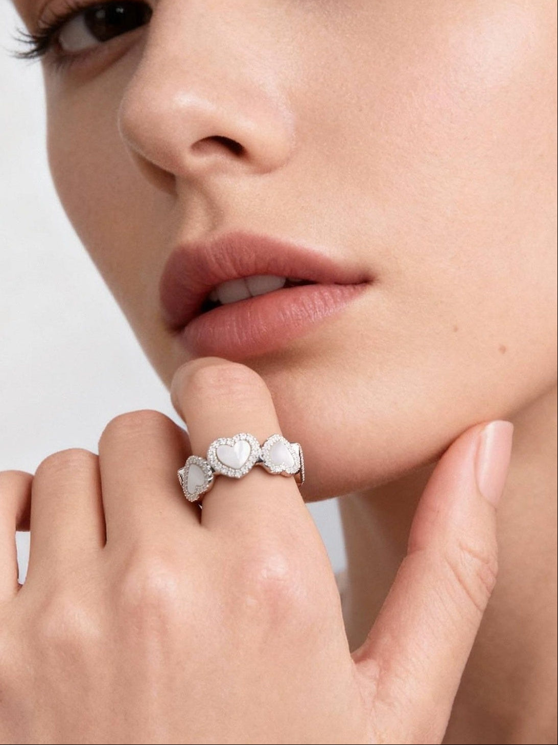 LUXURY SHELL PINKY RING