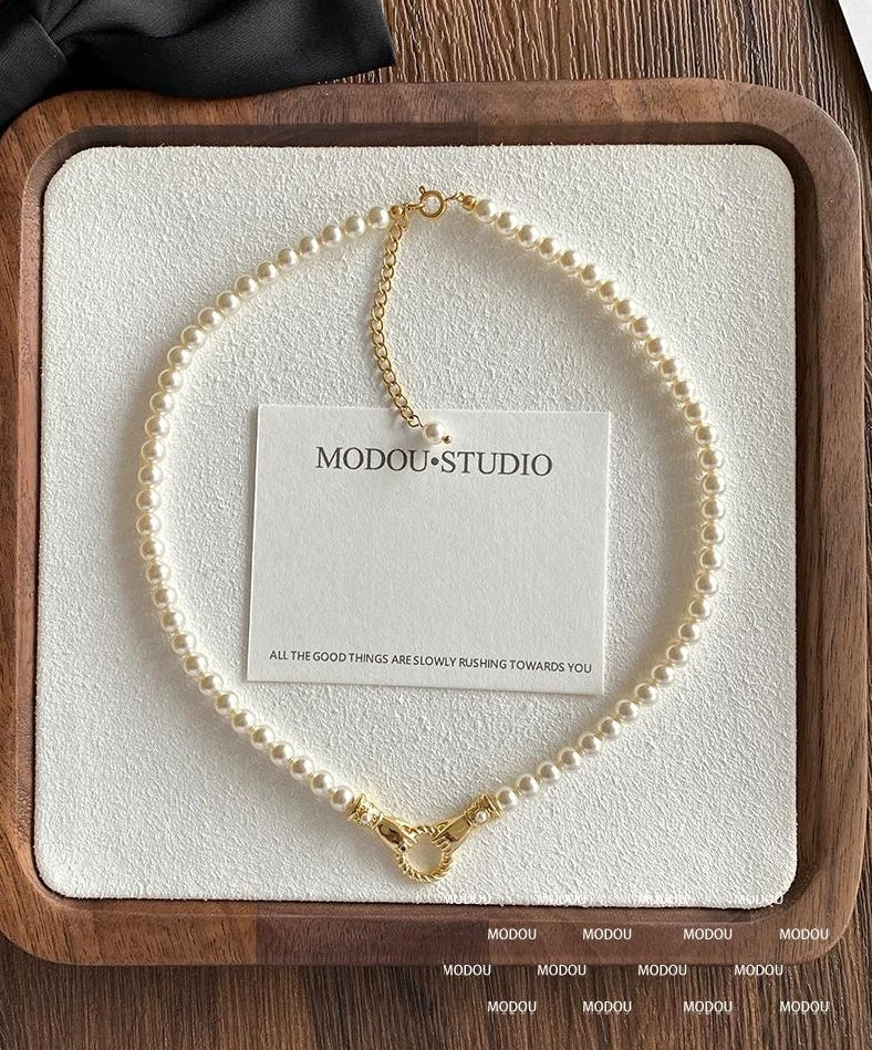 FAIRYTALE VINTAGE PEARL STATEMENT NECKLACE