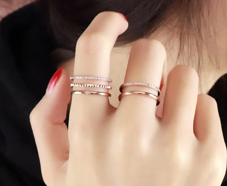 MINIMALIST DIAMOND RING