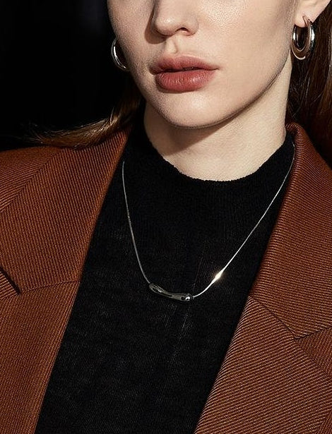 ELEGANT EGGPLANT NECKLACE