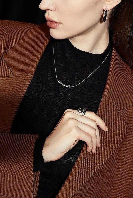 ELEGANT EGGPLANT NECKLACE