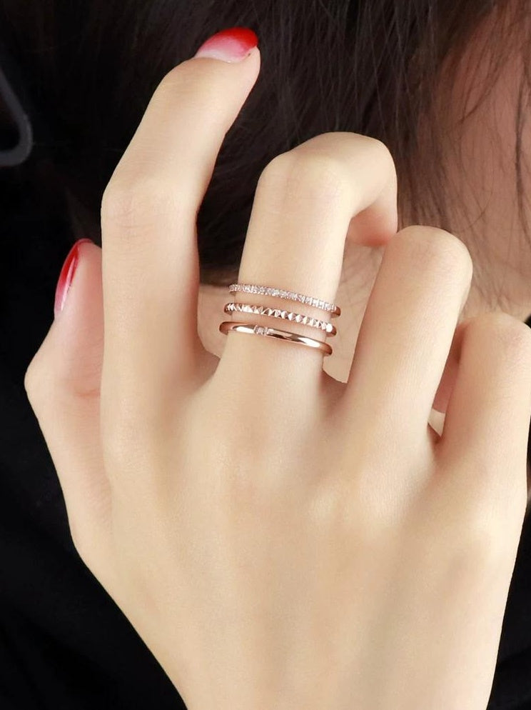 CHIC STACKABLE RINGS SET
