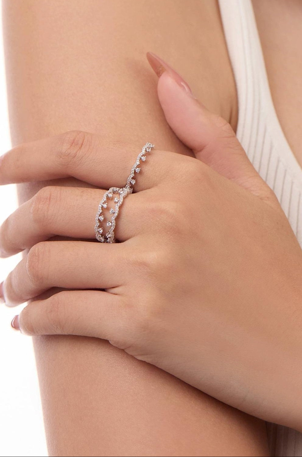 LUXURY SILVER ZIRCONIA RING