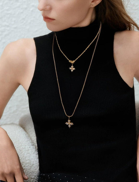 GOLD CLOVER NECKLACE SWEATER CHAIN