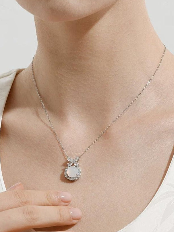 CRYSTAL FOUR LEAF CLOVER NECKLACE