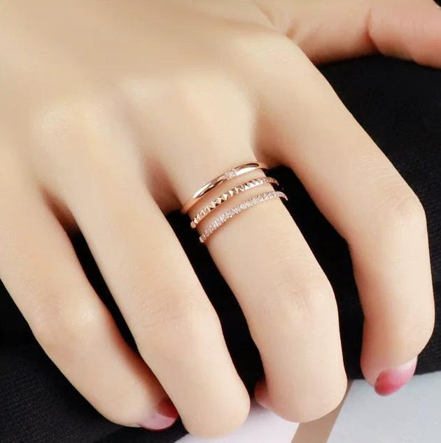 CHIC STACKABLE RINGS SET