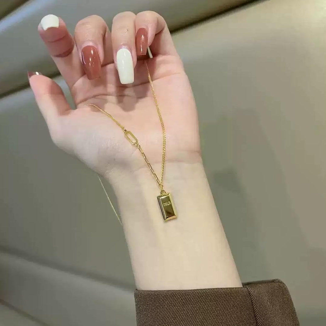 LUXURY GOLD BAR NECKLACE