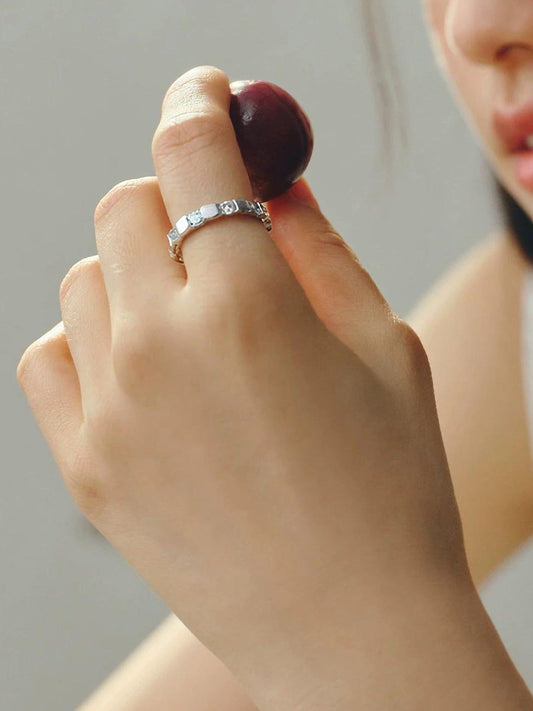 LUXURY PLAIN BAND RING