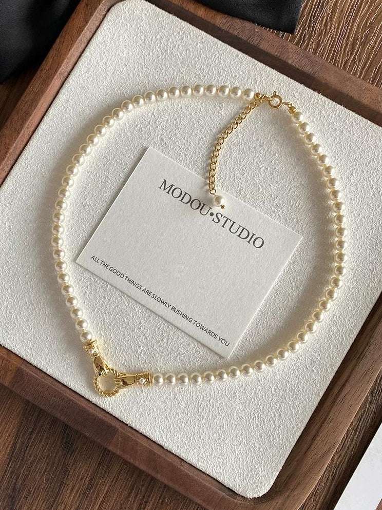 FAIRYTALE VINTAGE PEARL STATEMENT NECKLACE