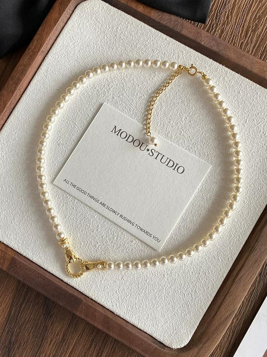FAIRYTALE VINTAGE PEARL STATEMENT NECKLACE