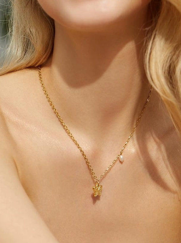 NICHE PEARL BUTTERFLY NECKLACE