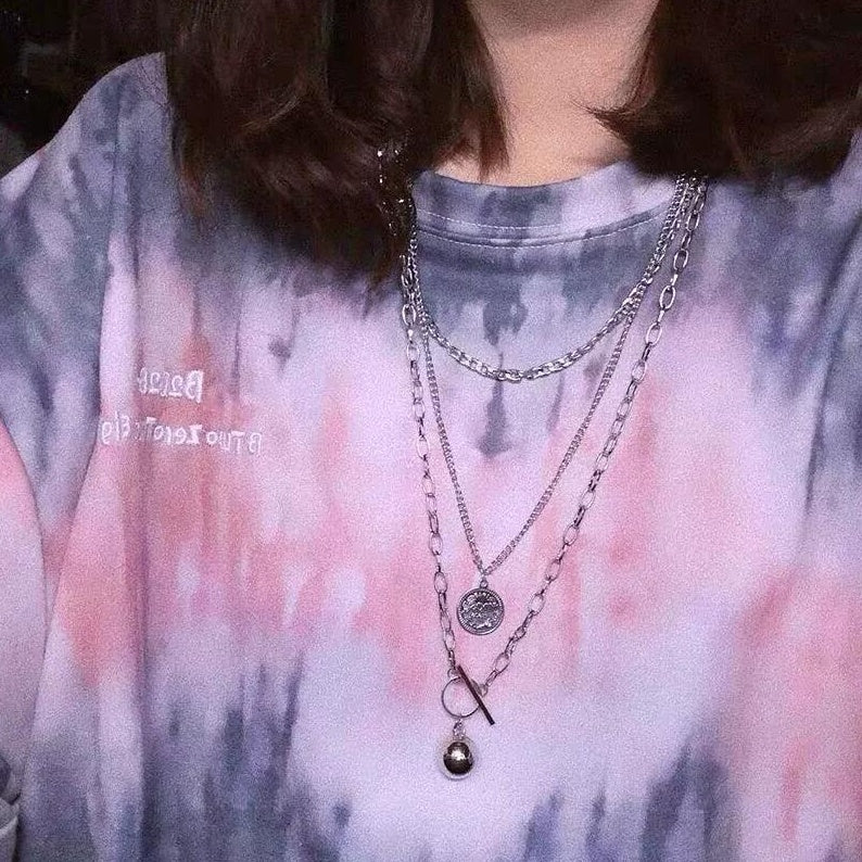 MINIMALIST LAYERED COIN NECKLACE