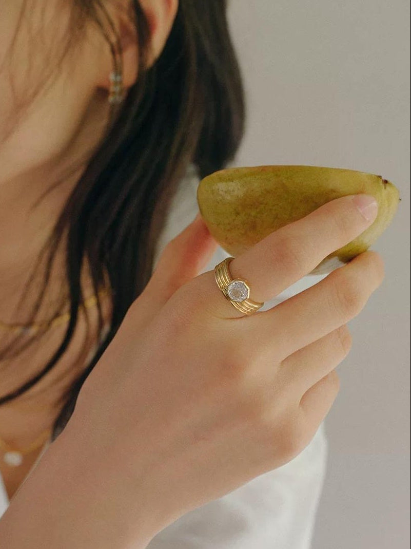NICHE DESIGNER INDEX FINGER RING