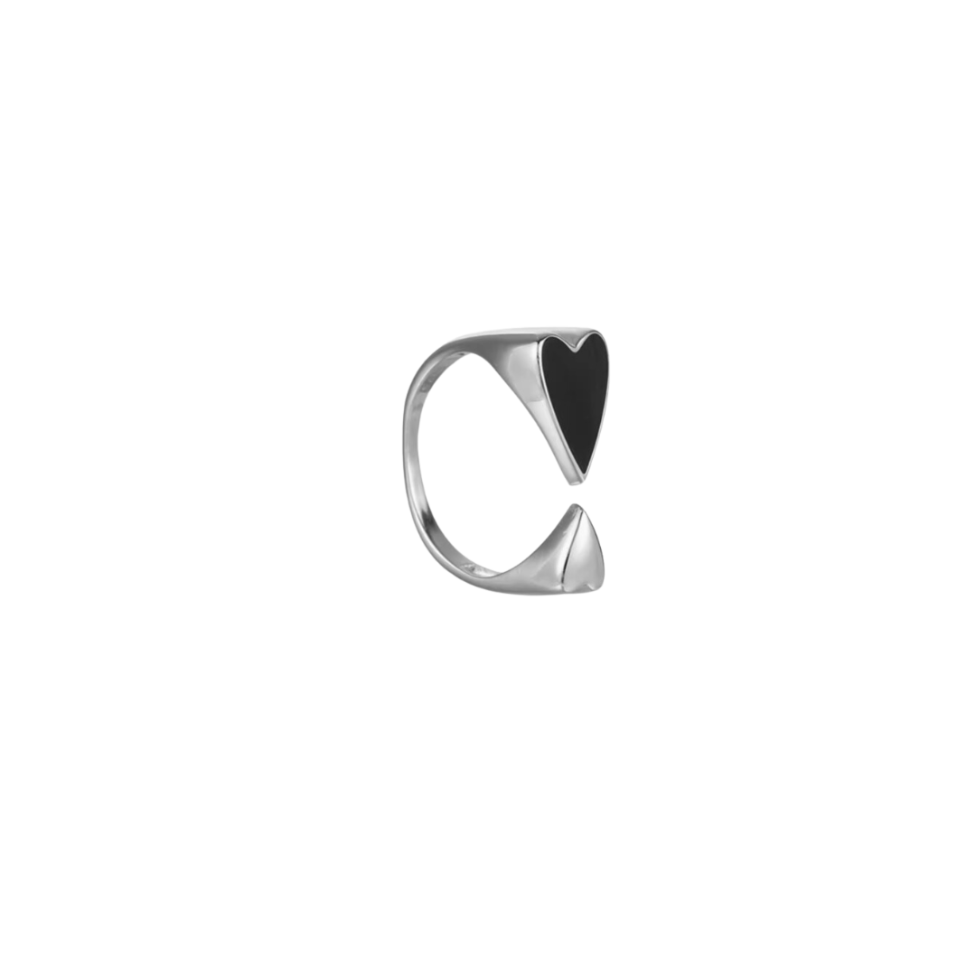 BLACK HEART RING