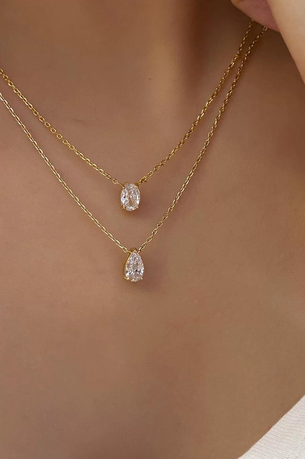 TEARDROP ZIRCONIA NECKLACE