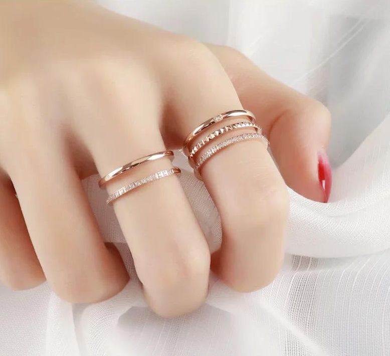 MINIMALIST DIAMOND RING
