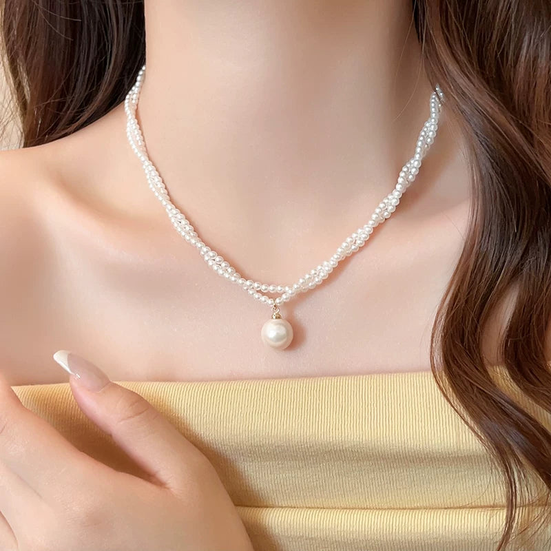 TWISTED PEARL SWEATER CHAIN