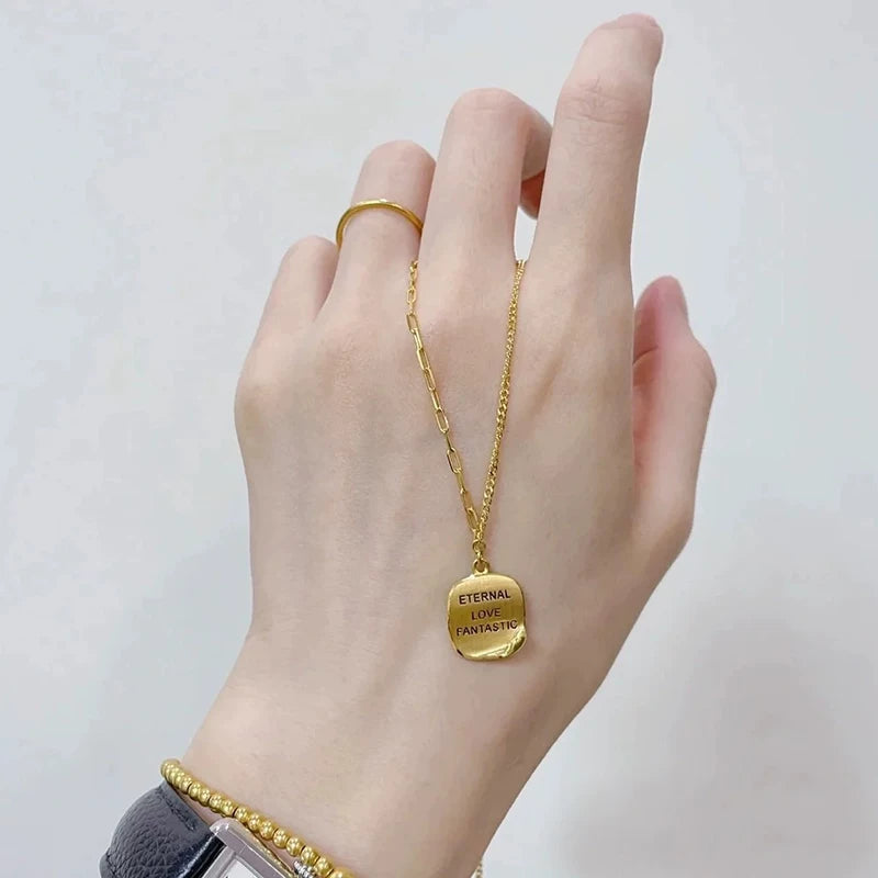 KOREAN CURLED-EDGE PENDANT NECKLACE