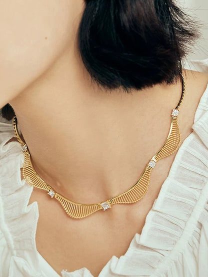 ELEGANT GOLD COLLARBONE NECKLACE
