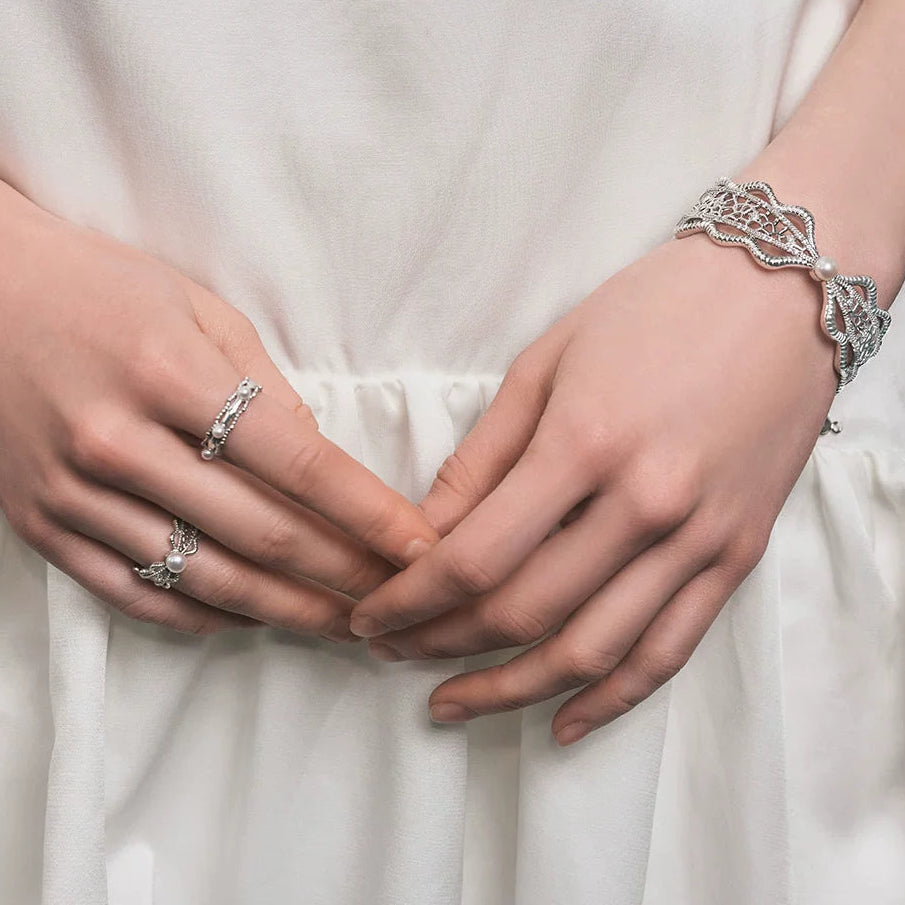 FRENCH-STYLE PEARL RING