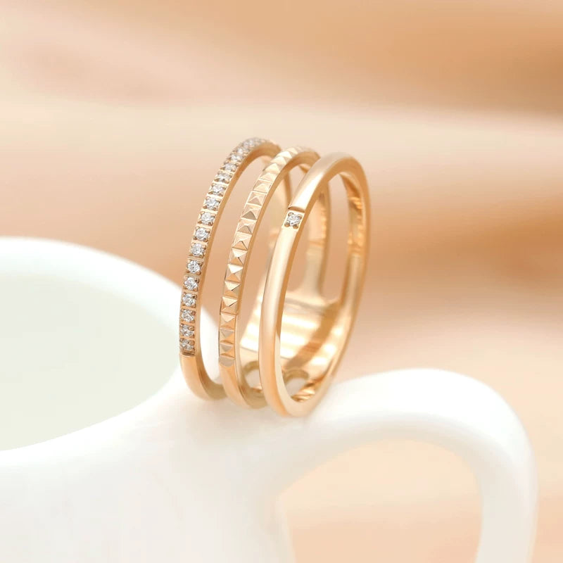 CHIC STACKABLE RINGS SET