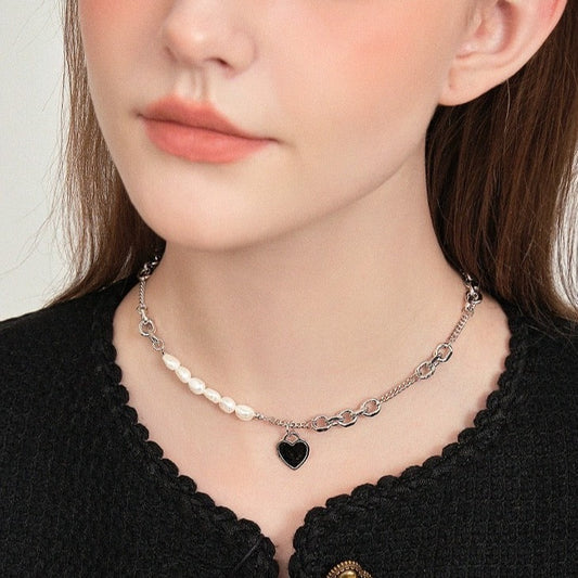 BLACK HEART PEARL NECKLACE