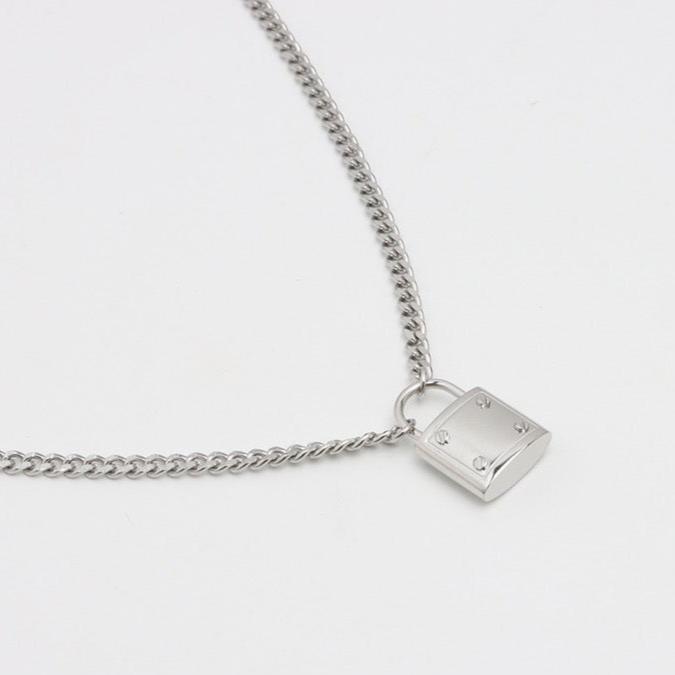 KEY DESIGN NECKLACE　