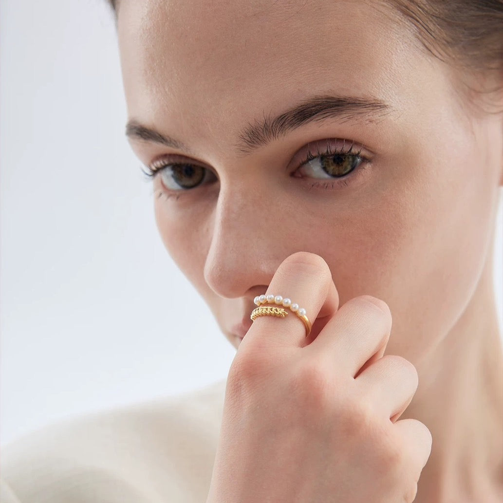 FEATHER PEARL RING