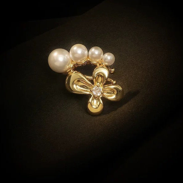 FLOWER PEARL EARCUFF