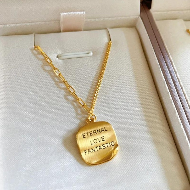KOREAN CURLED-EDGE PENDANT NECKLACE