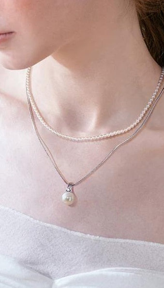 LAYERED PEARL NECKLACE COLLECTION