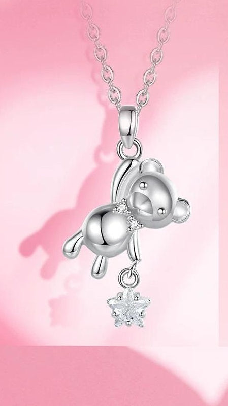 STAR-CATCHING BEAR NECKLACE