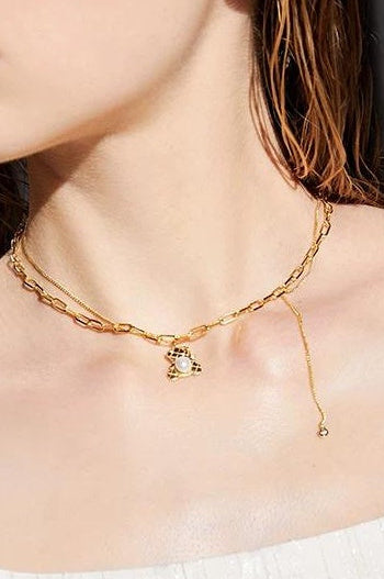 CHILDLIKE BEAR PEARL NECKLACE