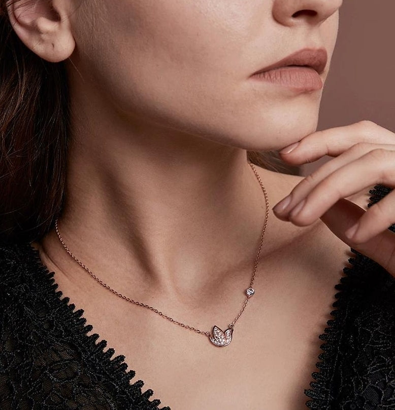 MINIMALIST BIRD NECKLACE