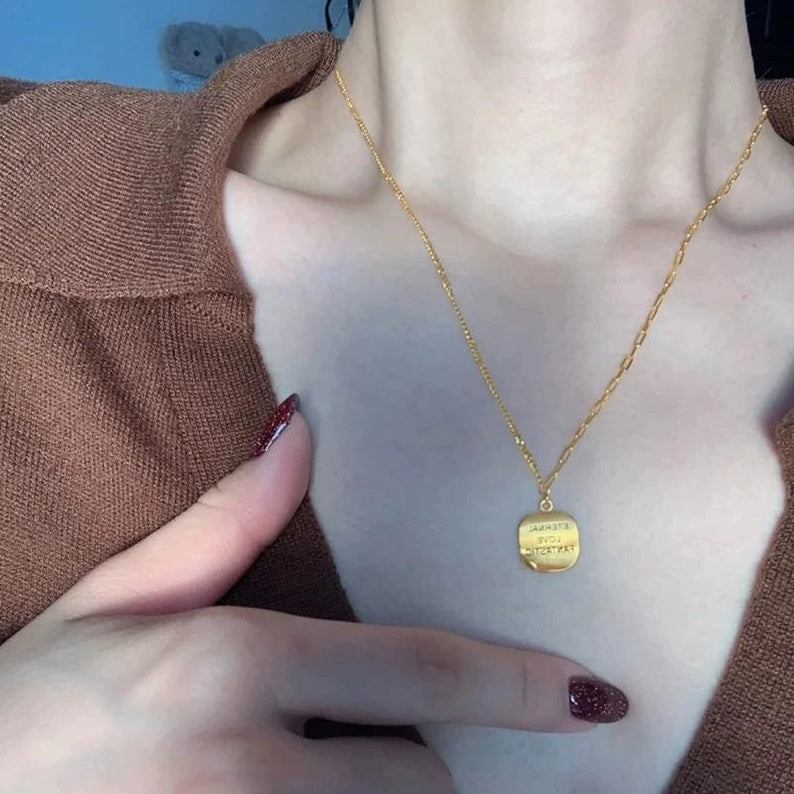 KOREAN CURLED-EDGE PENDANT NECKLACE
