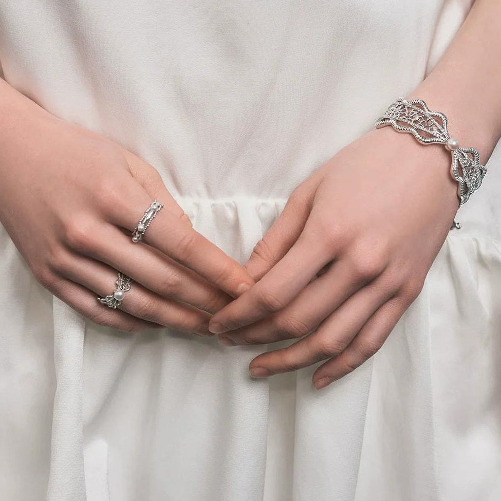 FRENCH-STYLE PEARL RING
