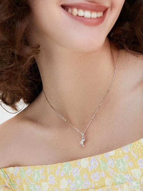 STAR-CATCHING BEAR NECKLACE