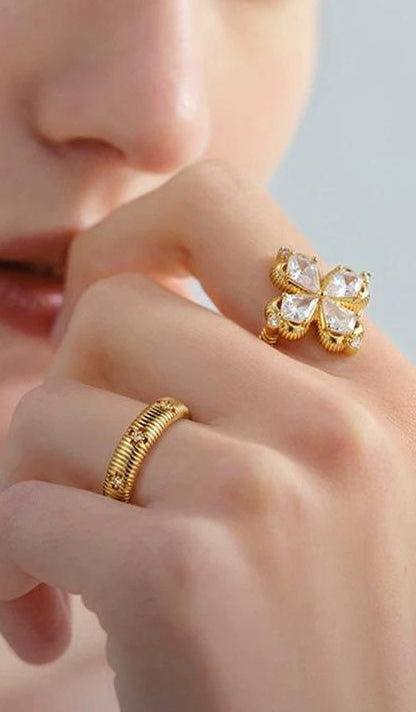 VINTAGE GOLD CLOVER RING SET