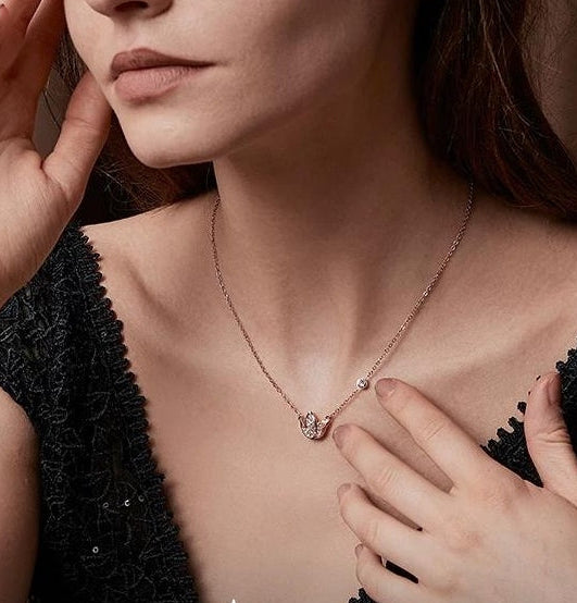 MINIMALIST BIRD NECKLACE