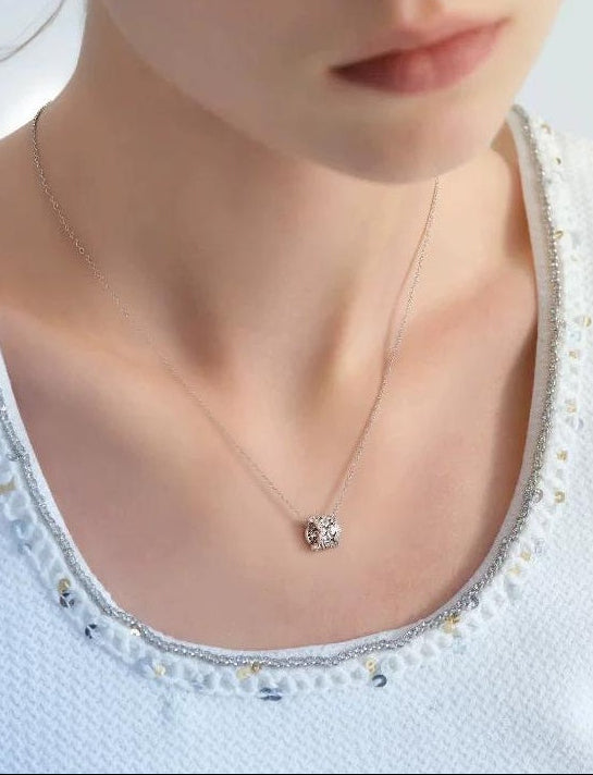 NICHE DESIGN COLLARBONE NECKLACE