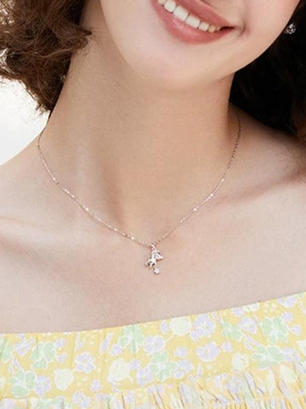 STAR-CATCHING BEAR NECKLACE