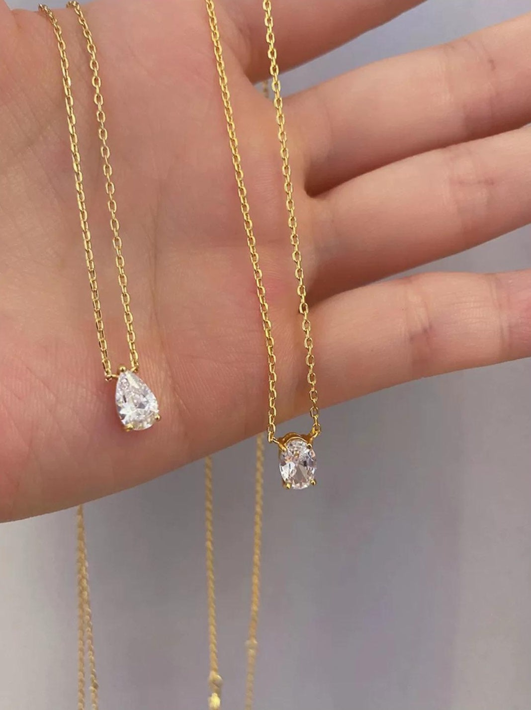 TEARDROP ZIRCONIA NECKLACE