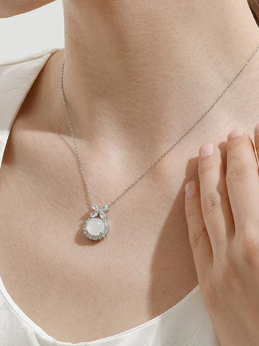 CRYSTAL FOUR LEAF CLOVER NECKLACE