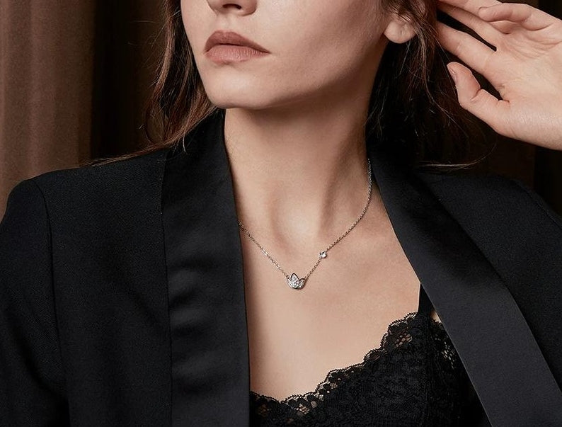 MINIMALIST BIRD NECKLACE