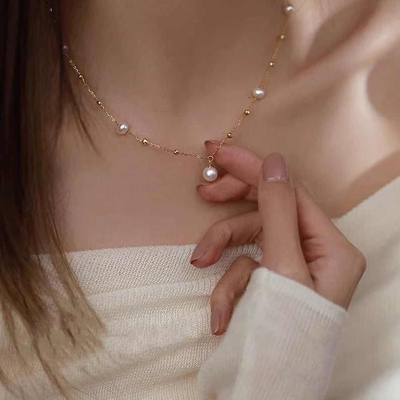 ELEGANT MICRO-PEARL NECKLACE