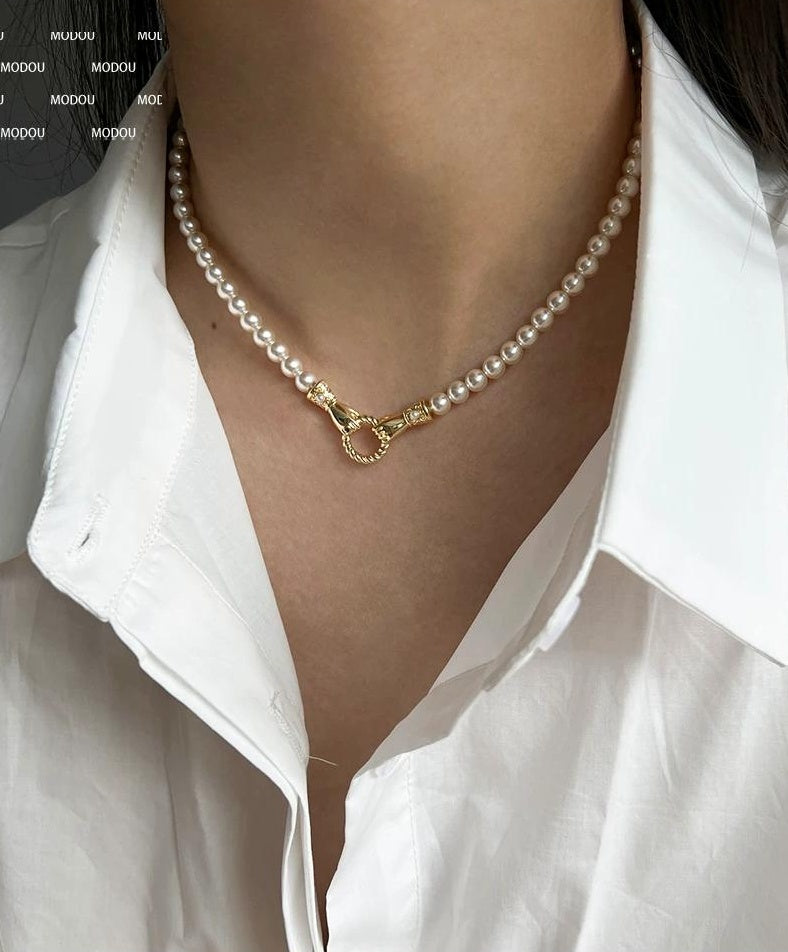 FAIRYTALE VINTAGE PEARL STATEMENT NECKLACE